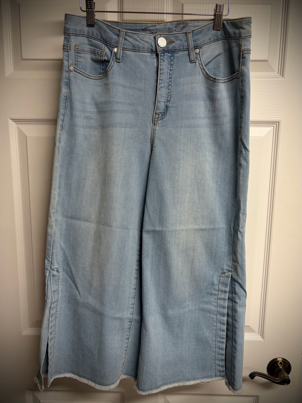 Seven7 Light Blue Women’s Jeans  Cropped - Flared Hen
